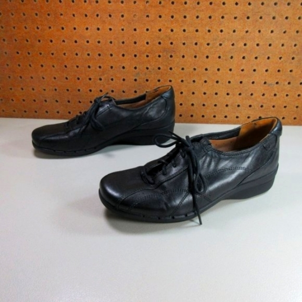 Clarks womens solid black Unstructured Un.Cheer wedge oxfords 8 M MINT